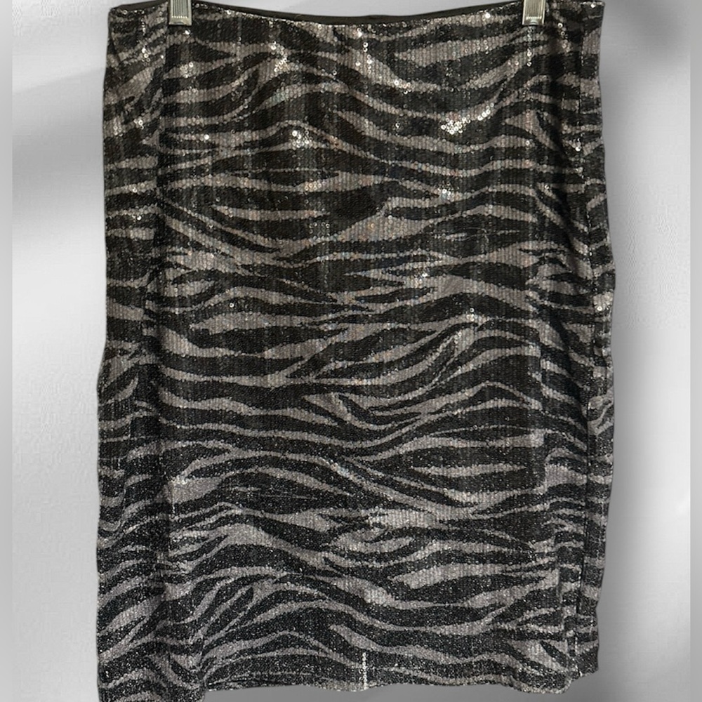 NWT CABLE AND GAUGE WOMENS SHINY/SPARKLE LINED SKIRT SIZE SMALL